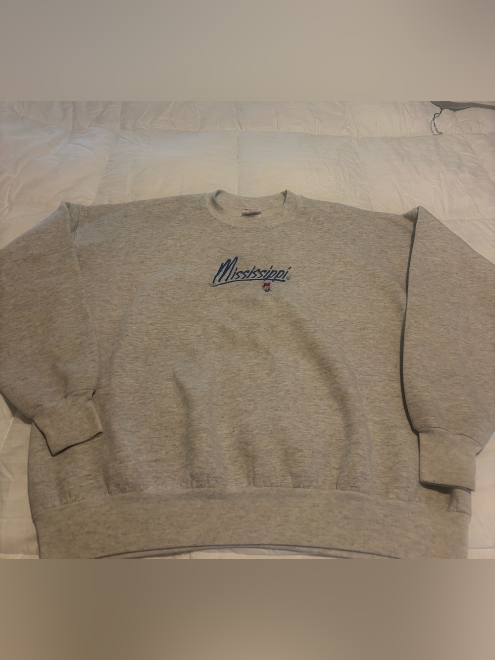 Ole Miss University of Mississippi Embroidered Crewneck Sweatshirt Size XL